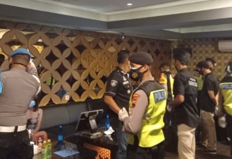 Ditresnarkoba Polda Jateng menggelar operasi kegiatan penertiban tempat hiburan malam serta rekreasi keluarga dalam rangka pelaksanaan PPKM dan P4GN, di wilayah Kota Semarang, pada Kamis malam (25/2/21) dan Jumat Malam (26/2/21). 