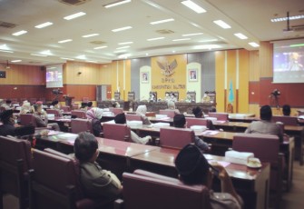 Rapat Paripurna DPRD Kabupaten Blitar Soal Penyampaian LKPJ Bupati Blitar Tahun 2020 (foto : Faisal NR / Klikwarta.com Blitar) 