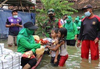 Persit peduli warga