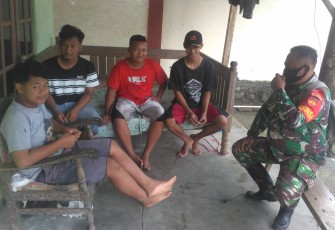 Babinsa Bendungan Koramil 12/Simo Kodim 0724/Boyolali Serda Widodo K melaksanakan kegiatan himbauan kepada warga binaannya di Desa Bendungan, Kecamatan Simo, Kabupaten Boyolali.  Sabtu (06/03).