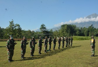 Korem 073/Makutarama menggelar latihan menembak senjata ringan triwulan I tahun 2021 bertempat di Lapangan tembak Kebangsari, Kecamatan Tengaran, Kabupaten Semarang. Rabu (17/3/2021).