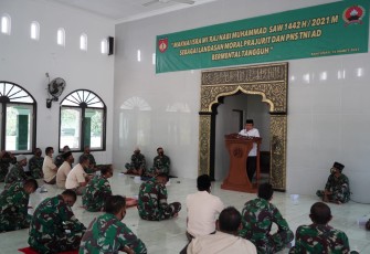 Pertebal iman dan taqwa, Prjajurit Wijayakusuma dan PNS Korem 071/Wijayakusuma, disiram rohaninya pada Peringatan Isra’ Mi’Raj Nabi Muhammad SAW, di Masjid Wijayakusuma Makorem 071/Wijayakusuma, Sokaraja, Banyumas. Kamis (18/3/2021).