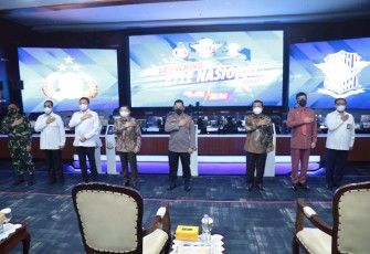 Kapolri Jenderal Listyo Sigit Prabowo meresmikan launching tilang elektronik atau Elektronic Traffic law enforcement (Etle) nasional tahap 1. Dalam launching tahap 1 ini, ada 12 Polda dengan 244 kamera tilang elektronik yang bakal dioperasikan mulai hari ini.