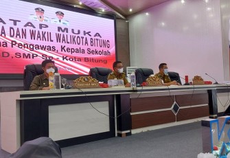 Walikota dan wakil walikota Bitung saat tatap muka bersama kepala sekolah