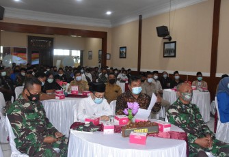 Danrem 073/Makutarama Kolonel Arm Putranto Gatot Sri Handoyo, S.Sos, M.M., secara resmi membuka acara pembinaan komunikasi sosial (Komsos) cegah tangkal radikalisme/separatisme jajaran Korem 073/Makutarama, bertempat di aula Makorem jalan Diponegoro No. 28 Salatiga, Jawa Tengah. Senin (12/04/2021).