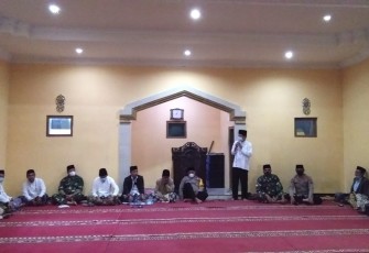 Tarawih Ukhuwah atau yang lebih dikenal Tarawih Keliling (Tarling) kembali digelar oleh Bupati Batang Wihaji dan Wakil Bupati Suyono, Dandim Batang Letkol Arh Yan Eka Putra bersama jajaran Forkopimda, setelah tahun lalu kegiatan tahunan itu ditiadakan.