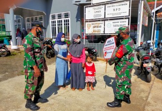Koramil 06/Tersono Kodim 0736/Batang terus berikan himbauan kepada masyarakat tentang pentingnya memakai masker, mencuci tangan, menjaga jarak, hindari kerumunan serta mengurangi mobilitas. 