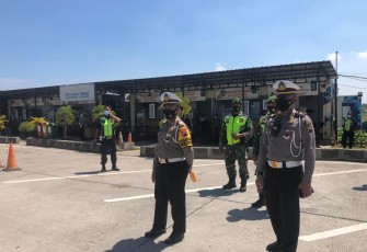 Kasatlantas Polres Kendal, AKP Heri Condro Birowo mendirikan Pos Pam di Rest Area 931 A, dengan mengadakan operasi keselamatan lalu lintas.