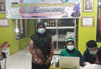 Pemerintah Desa Kadilangu,Kecamatan Kangkung,Kabupaten Kendal,hari ini lakukan vaksinasi bagi masyarakat lanjut usia(lansia).Adapun jumlah  yang akan di vaksin ada 140 lansia,dan ini merupakan tahap dua.Lokasi bertempat di Balaidesa Kadilangu,Rabu malam(28/04/2021).