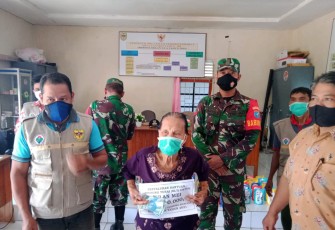 Babinsa Rungan Hulu Amankan Penyerahan BLT DD Tahap 5