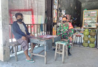 Koramil-05/Kedawung melaksanakan komsos dengan Parno Dukuh Wonorejo Rt 10 Desa Wonorejo Kecamatan Kedawung