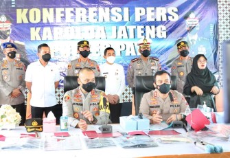 Kapolda Jateng Irjen Pol Ahmad Luthfi dalam Konfrensi Press yang digelar di lokasi TKP Juwana, Pati, Siang ini pukul 13.30 Wib, Jumat (28/5/21).