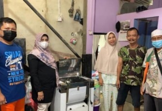 Hari Libur Walikota Tanjung Pinang Tetap Beri Bantuan Keliling 