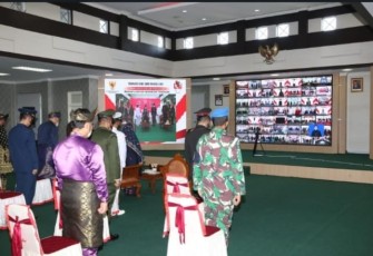 Rahma dan Weni Pakai Tudong Manto Saat Upacara Harlah Pancasila Secara Virtual
