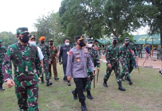 Panglima TNI Marsekal Hadi Tjahjanto bersama Kapolri Jenderal Listyo Sigit Prabowo, Kepala BNPB Letjen Ganip Warsito dan Kabaharkam Polri Komjen Arief Sulistyanto mengunjung berkunjung ke Kabupaten Blora, Jawa Tengah, Sabtu (5/6/2021).