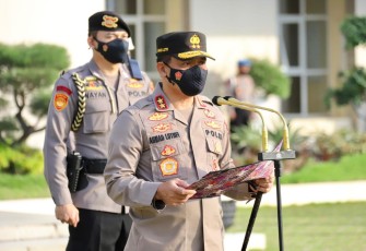 Kapolda Jateng Irjen Pol Ahmad Luthfi bersama PJU Polda Jateng menggelar Rapat Peningkatan Penanganan Covid 19 di Wilkum Polda Jateng bertempat di Lobby Mapolda Lt. 1, Senin, (14/6/21).