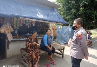 Bhabinkamtibmas Polsek Kertajati Berikan Edukasi Tentang Covid-19