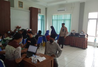 Kapolsek Pegandon Ajak Warga Tervaksin Tetap Mematuhi Prokes