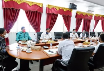 Bupati BU Rakor Persiapan Kedatangan Bantuan Alat PCR