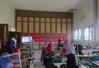 Pemerintah Kabupaten Tulungagung melalui Dinas Tenaga Kerja dan Transmigrasi (Disnakertrans) Kabupaten Tulungagung, Jawa Timur, menyediakan Balai Latihan Kerja (BLK), bagi yang beminat belajar atau mendalami bidang kejuruan