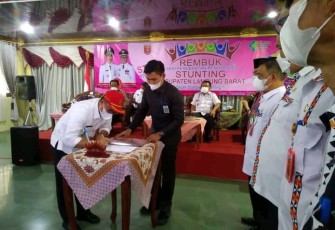Bupati Lambar Membuka Secara Resmi Rembuk Aksi Percepatan Penurunan Sunting