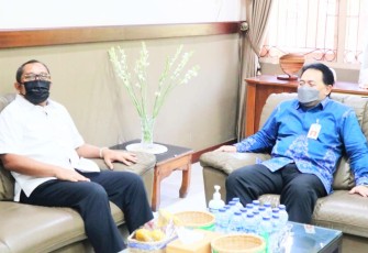 Wakil Ketua DPRD Jatim Sahat Tua Simanjuntak 