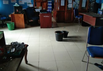 Kondisi Ruangan Pemkas Pemda Mukomuko Terendam Air Hujan 