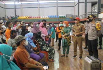 Bupati Lampung Barat Meninjau Pelaksanaan Vaksinasi Covid-19 