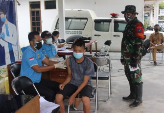 Satgas TMMD Bantu Tertibkan Prokes Vaksinasi Pelajar SMP