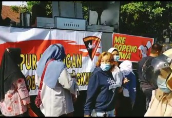 Layani Hingga 765 Porsi, Dapur Lapangan Brimob Diserbu Warga Saat Serbuan Vaksinasi