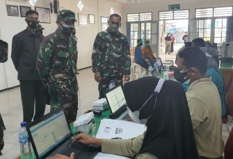 Kasdim Bojonegoro, Tinjau Kegiatan Serbuan Vaksinasi Nasional Naker Unit MPS