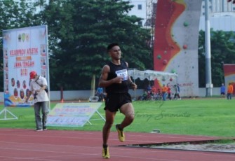 Prajurit Yonif MR 413/Bremoro Kostrad, Pratu Rahmat Hidayat saat berlari di lintasan Lomba Lari 5 Kilometer dalam Kejurprov Atletik Tingkat Jateng. (Foto : Istimewa)
