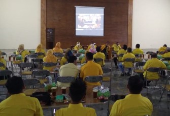 DPD Partai Golkar Kabupaten Karanganyar mengikuti acara pengarahan oleh Ketua Umum DPP Partai Golkar, Airlangga Hartarto secara virtual. 