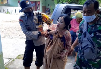 Evakuasi Ibu Hamil Kejebak Banjir