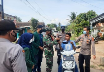 Polda Lampung dan Polres Pesawaran Tinjau PPKM Skala Mikro di Desa Sukaraja