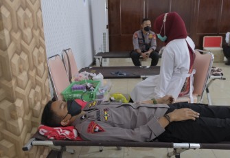 Polda Bengkulu Laksanakan Donor Darah