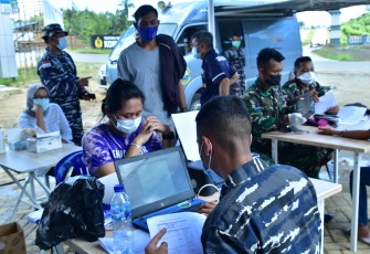TNI AL gelar vaksinasi di Katapop