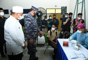 TNI AL peduli dan berbagi