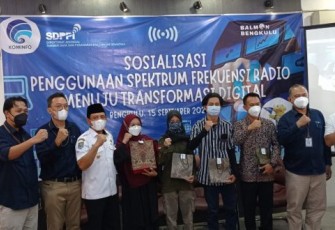 Pesan Wawali Dedy dan Kepala Balmon Mengenai Penggunaan Spektrum Frekuensi Radio