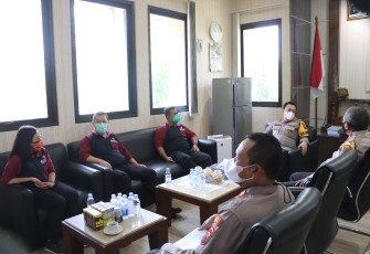 PT Industri Gula Nusantara (IGN) Cepiring Kendal memberikan bantuan dua alat bantu oksigen unuk klinik Polres Kendal. Dua alat ini diserahkan Direktur HRD dan Umum Mohamad Sunhaji, Rabu 06 oktober 2021 di ruang kerja Kapolres Kendal.