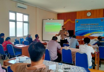 Satgas Operasi Zebra candi 2021 laksanakan penyuluhan kepada pengemudi perusahaan perusahaan angkutan orang dan barang serta bagi masker di terminal bus Kota Pekalongan, Kamis 17/11/2021