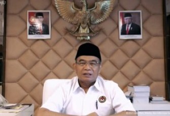 Menteri Koordinator Bidang Pembangunan Manusia dan Kebudayaan (PMK) Muhadjir Effendy saat berbincang dengan CNBC
