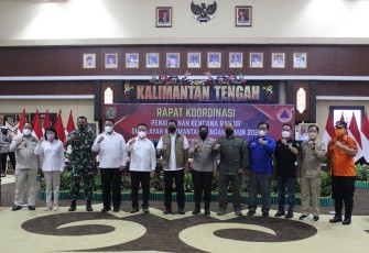 Kasdim Palangka Raya Wakili Dandim, Hadiri Rakor Kesiapsiagaan Bencana Alam Bersama Kepala BNPB Mayjen TNI Suharyanto