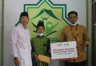 Beasiswa Tahfidz Untuk 25 Santri Penghafal Qur’an