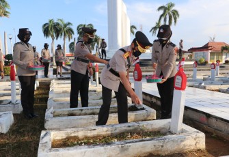 Kapolda Bengkulu Irjen Pol Drs Teguh Sarwono MSi Pimpin HUT Bhayangkara 