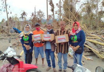 bantuan untuk warga terdampak Pasca erupsi Gunung Semeru dari Remaja Islam Gondanglegi (RISGO) dan Srimaya Foundation.