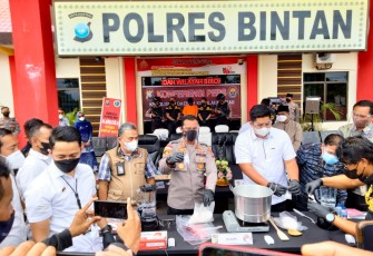 Kapolres Bintan Bersama PLT Bupati Bintan dan Kajari Musnahkan Barang Bukti Narkoba
