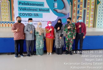 TNI Bawa vaksianasi Sinovac Bidik Pon-Pes Diniyyah Putri Lampung