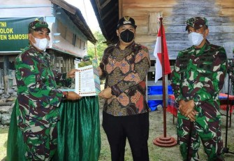 Bupati Samosir Bersama Danrem 023/KS Resmi Tutup Karya Bhakti TNI Kodim 0210/TU di Bonandolok