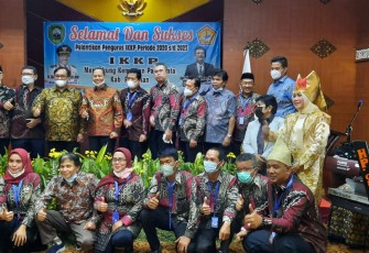 Bupati Pasaman Lantik Dewan Pimpinan Pusat Ikatan Keluarga Kabupaten Pasaman (IKKP) Jakarta Periode 2020 - 2023